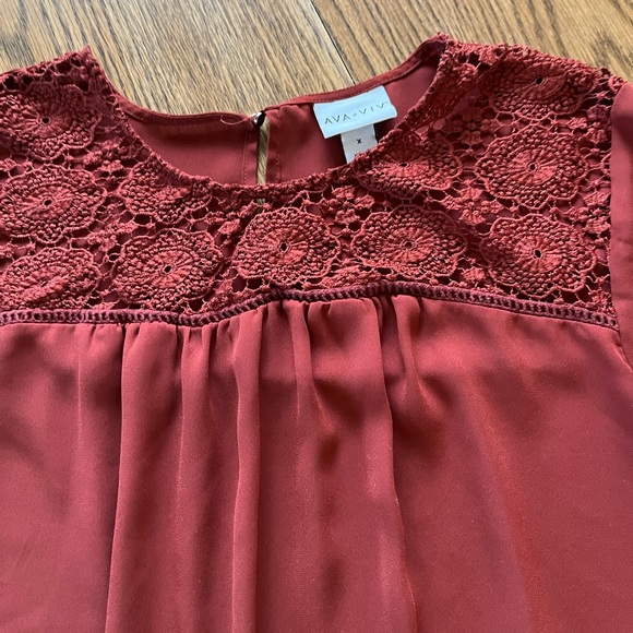 Ava and Viv top. - Picture 3 of 5